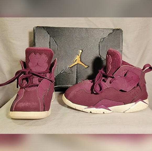 Air Jordan - True Flight, Infant size 9, High top; lace-up, Maroon/Burgandy - Picture 2 of 3
